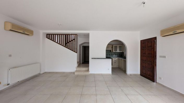 Image No.10-3 Bed House for sale