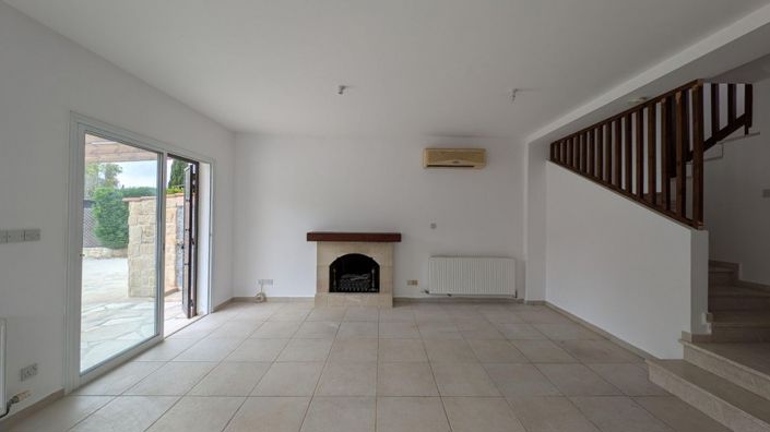 Image No.8-3 Bed House for sale