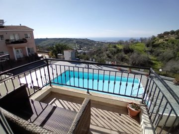 Town House For Sale  in  Armou