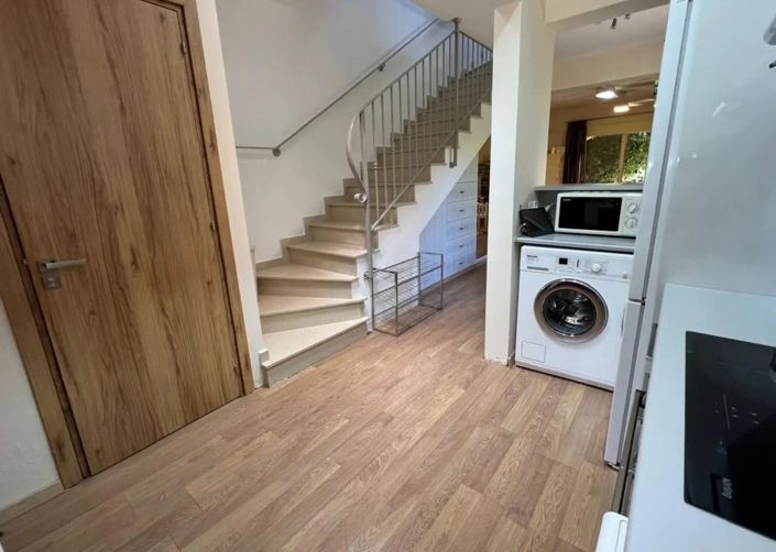 Image No.8-2 Bed Townhouse for sale