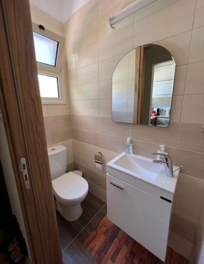 Image No.9-2 Bed Townhouse for sale