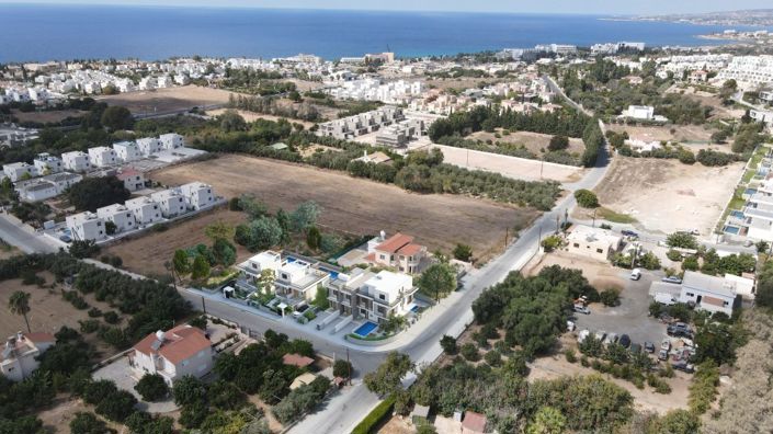 Image No.1-3 Bed Villa for sale