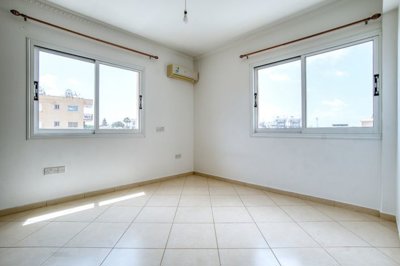Apartment For Sale  in  Kato Pafos