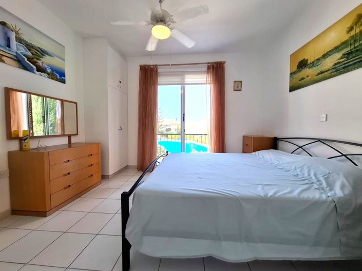 Image No.9-2 Bed Townhouse for sale