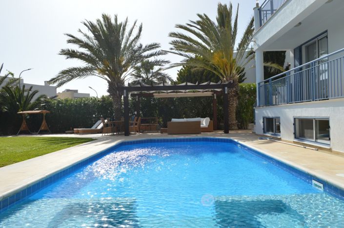 Image No.2-5 Bed Villa for sale