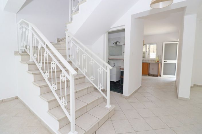 Image No.8-3 Bed Villa for sale