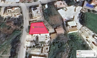 Residential Land  For Sale  in  Kissonerga