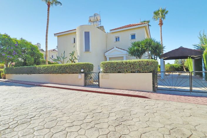 Image No.1-3 Bed Villa for sale
