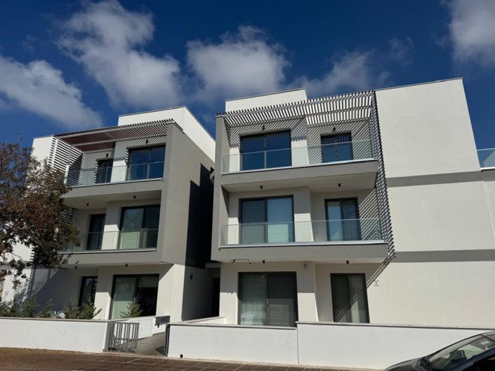 Image No.1-3 Bed Apartment for sale