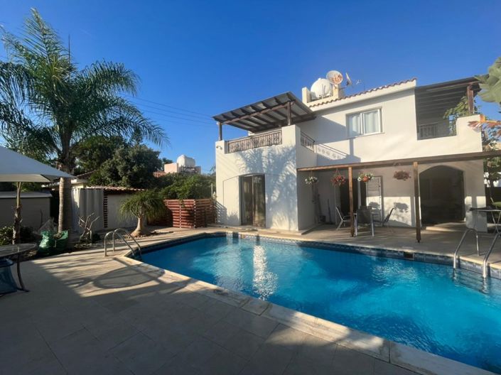 Image No.1-4 Bed Villa for sale