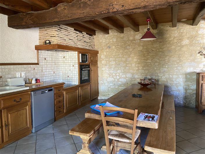 Image No.7-7 Bed House for sale