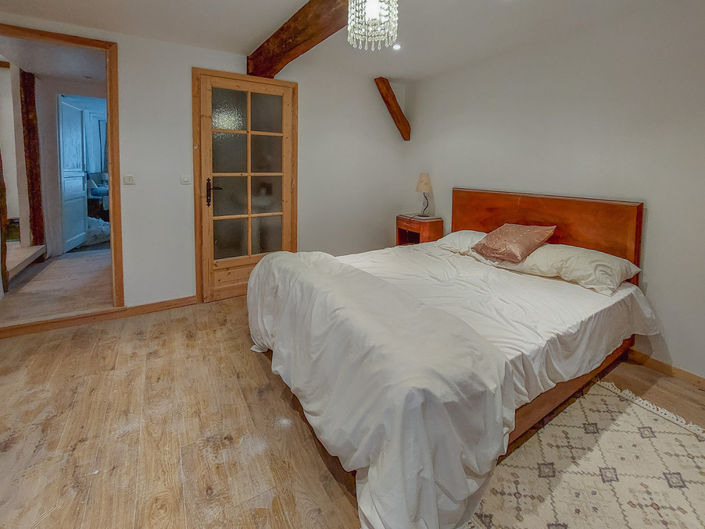 Image No.7-5 Bed House for sale