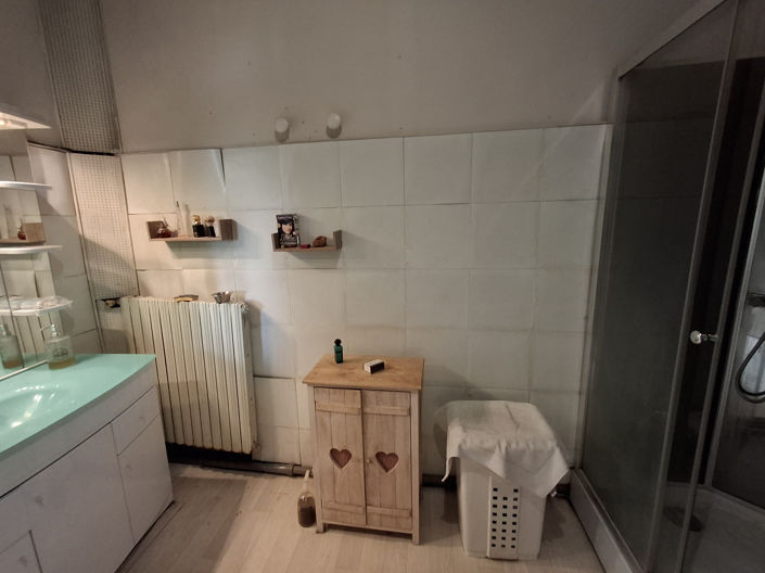 Image No.11-3 Bed House for sale