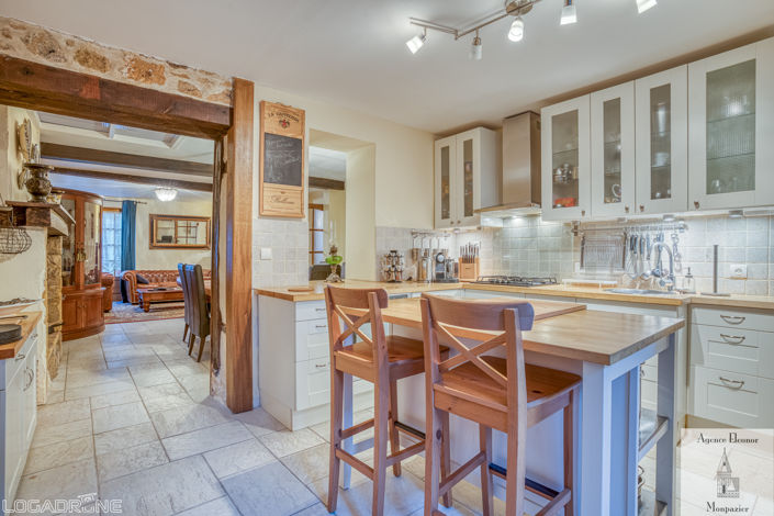 Image No.2-4 Bed House for sale