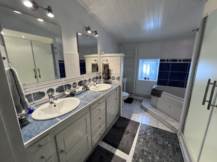 Image No.12-4 Bed House for sale