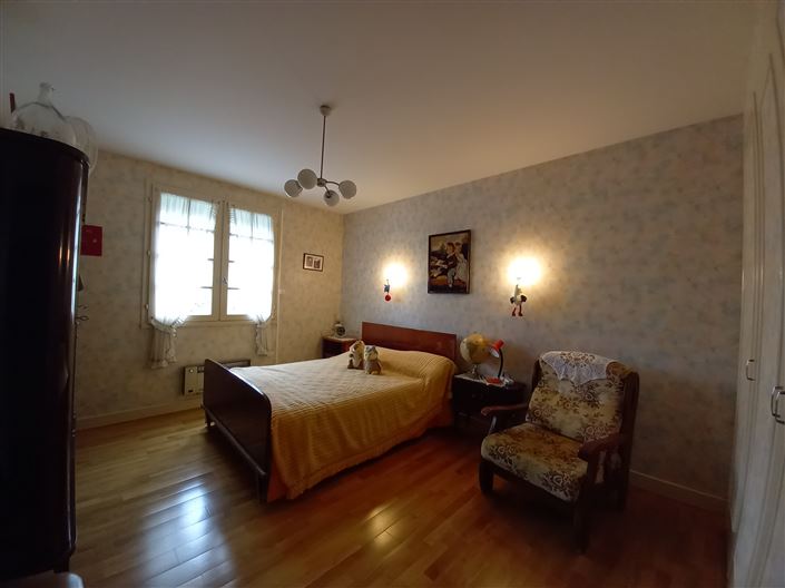 Image No.8-3 Bed House for sale