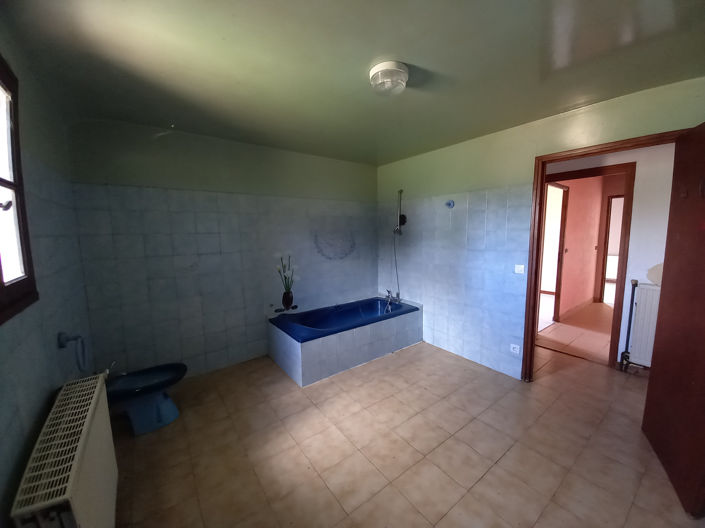 Image No.11-3 Bed House for sale