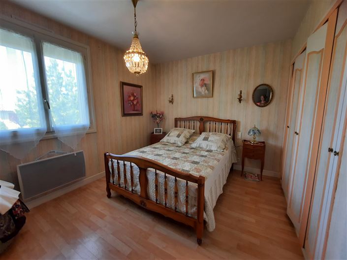 Image No.12-3 Bed House for sale