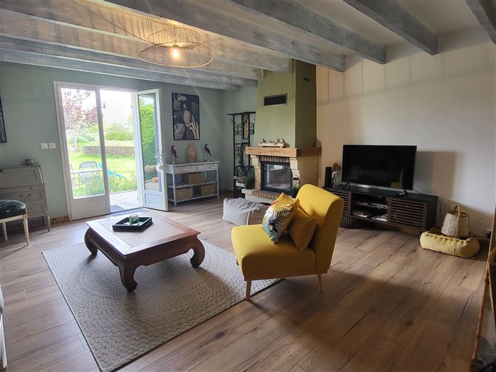 Image No.10-3 Bed House for sale