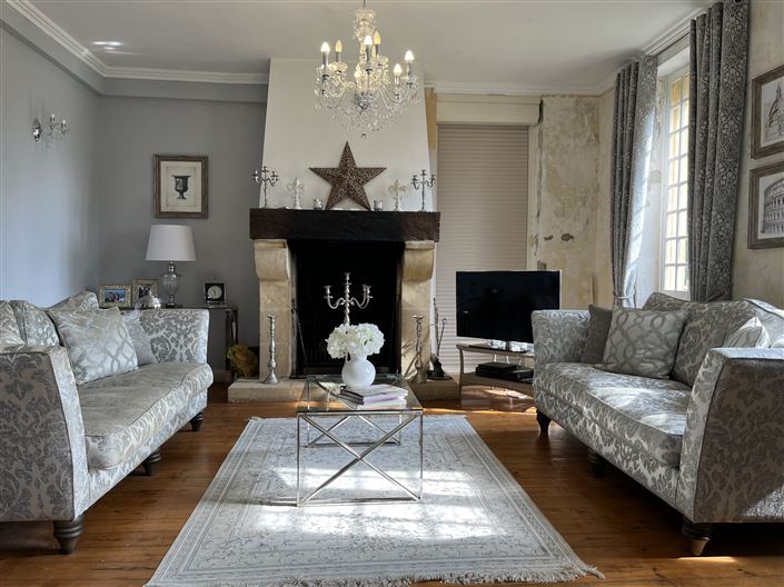 Image No.7-7 Bed House for sale