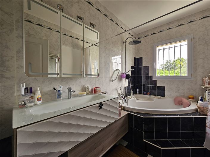 Image No.14-3 Bed House for sale