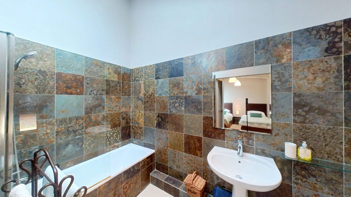 Image No.13-5 Bed House for sale