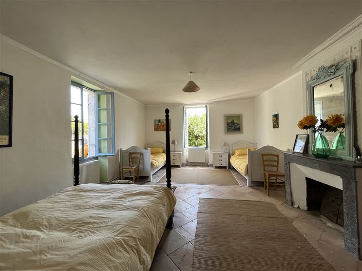 Image No.9-4 Bed House for sale