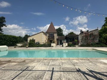 14 Bed House for sale