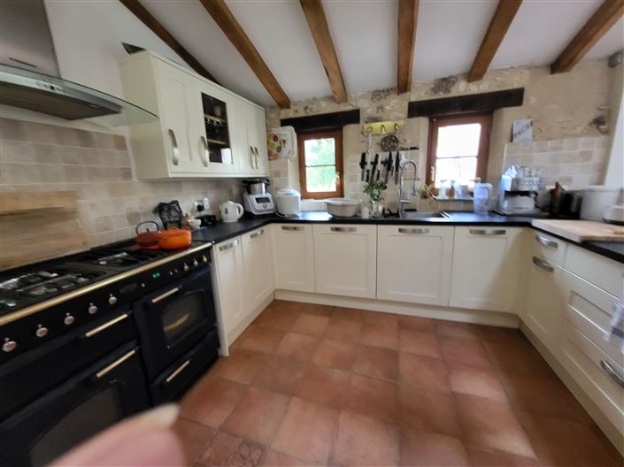 Image No.6-14 Bed House for sale