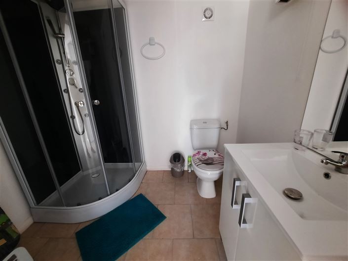 Image No.8-6 Bed House for sale