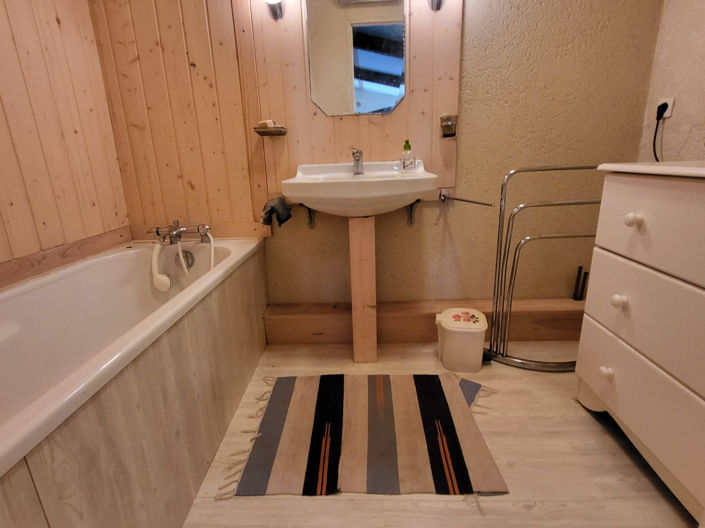 Image No.10-4 Bed House for sale