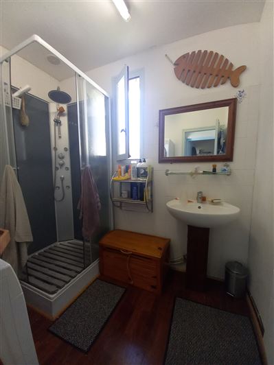 Image No.8-1 Bed House for sale