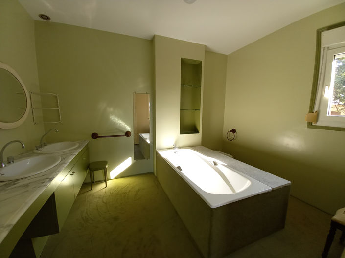 Image No.9-5 Bed House for sale