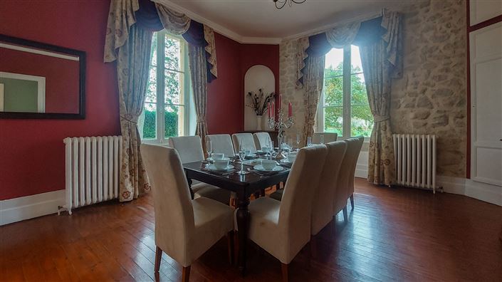 Image No.7-7 Bed House for sale