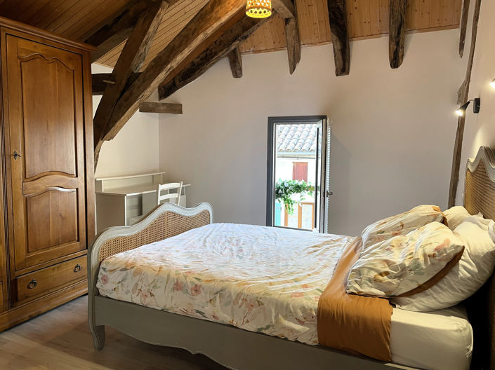 Image No.4-6 Bed Property for sale