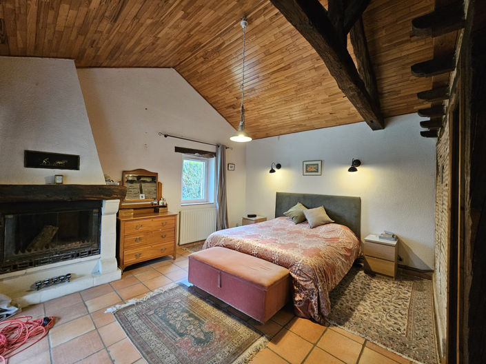 Image No.12-6 Bed House for sale