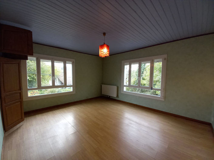 Image No.9-5 Bed House for sale