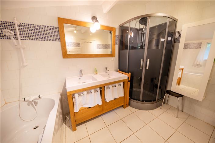 Image No.15-4 Bed House for sale