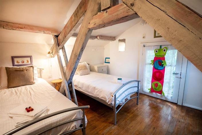 Image No.17-4 Bed House for sale