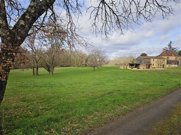 Image No.24-5 Bed House for sale