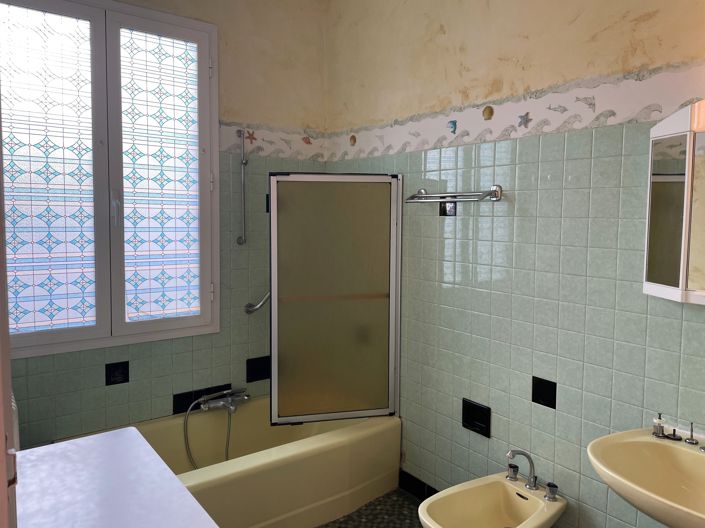 Image No.12-5 Bed House for sale