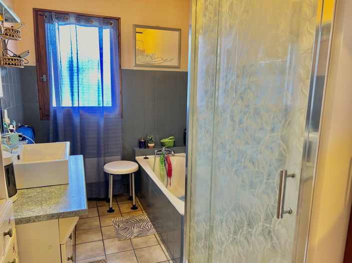 Image No.17-3 Bed House for sale