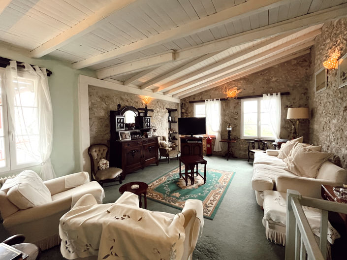 Image No.6-3 Bed House for sale