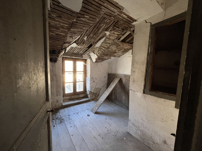 Image No.9-5 Bed House for sale