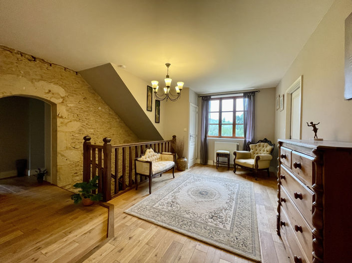 Image No.16-4 Bed House for sale