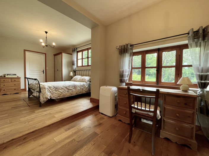 Image No.25-4 Bed House for sale