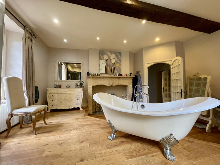 Image No.6-4 Bed House for sale