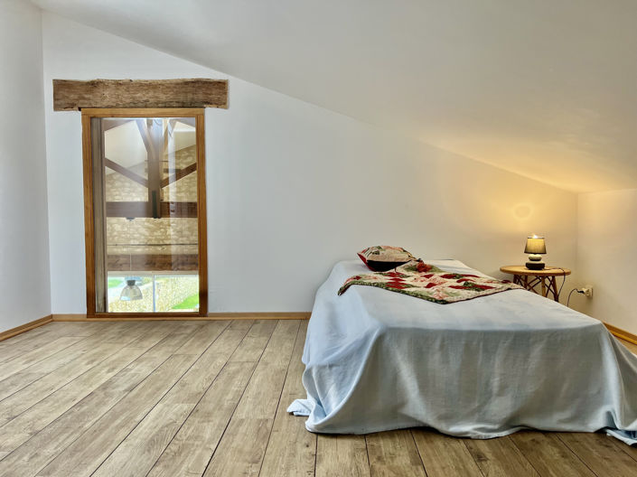 Image No.11-9 Bed House for sale