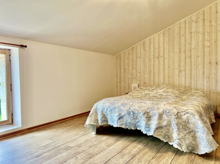 Image No.18-9 Bed House for sale