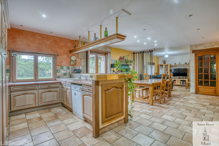 Image No.17-6 Bed House for sale